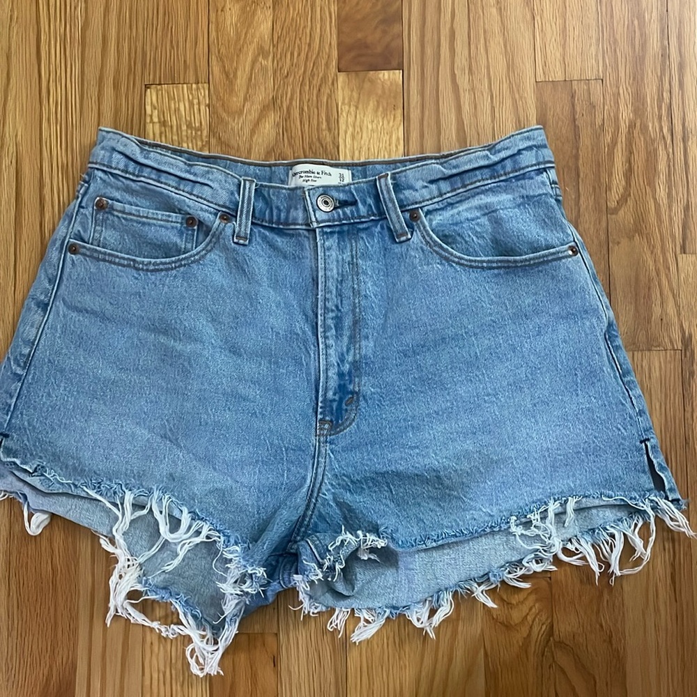 - Abercrombie &‎ Fitch The Mom Short High Rise Denim Jean Size 31/12